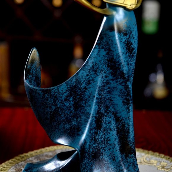 🦋 Wine Bottle Holder Lady Sculpture Figurine 🦋 - Picture 8 of 8